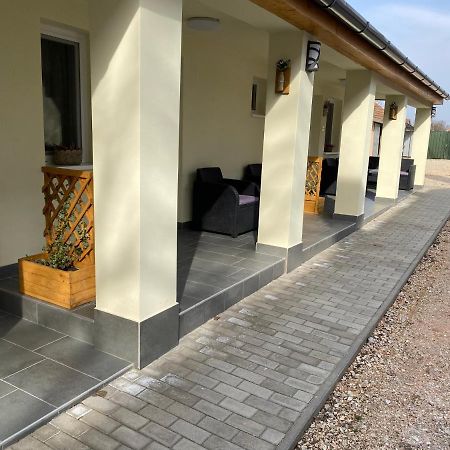 Levendula Vendeghaz Apartment Hajduboszormeny Exterior foto