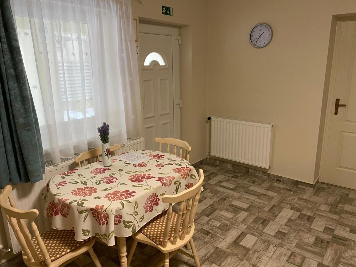 Levendula Vendeghaz Apartment Hajduboszormeny Exterior foto