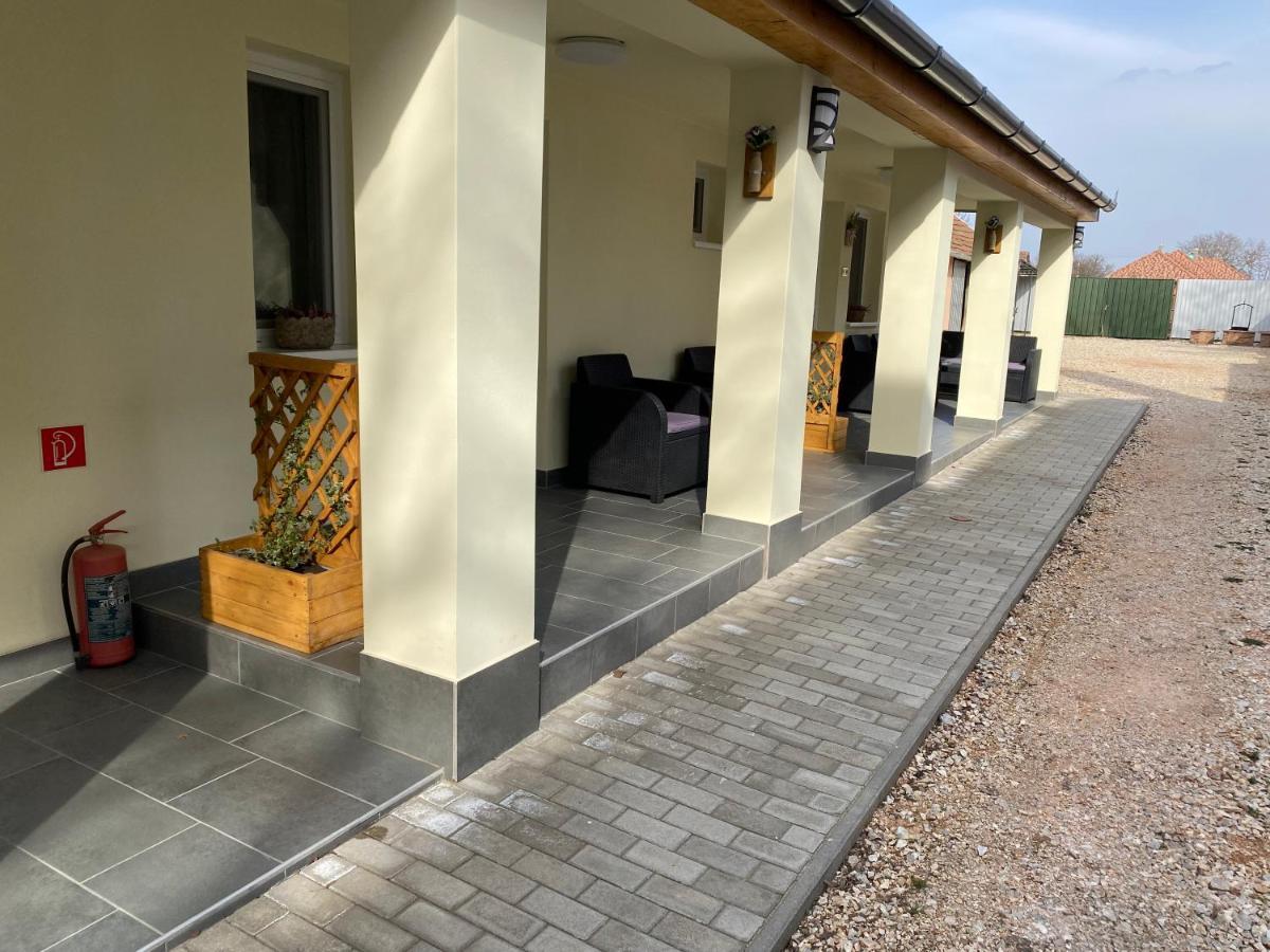 Levendula Vendeghaz Apartment Hajduboszormeny Exterior foto